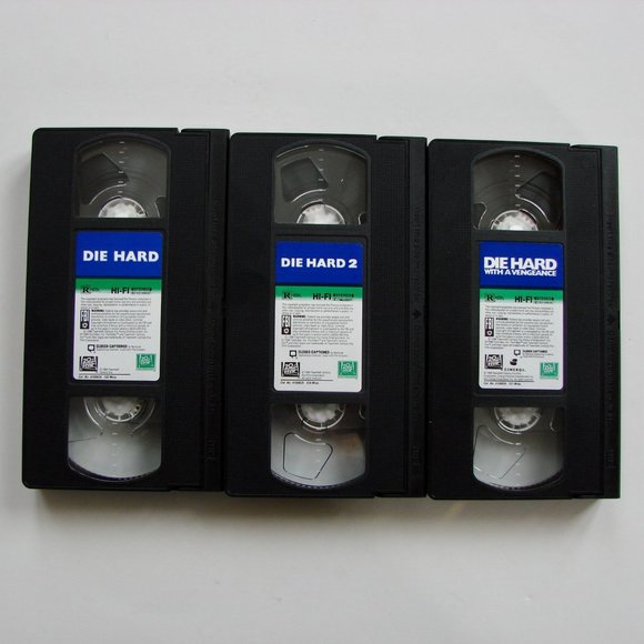 Die Hard Trilogy VHS Movie Box Set Bruce Willis Samuel L Jackson Collectible - Picture 9 of 10